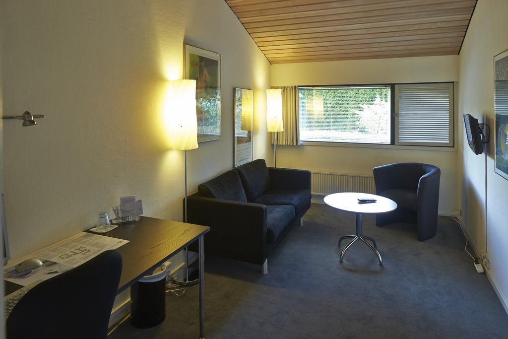 Hotel Vilvorde Kursuscenter Charlottenlund Zimmer foto
